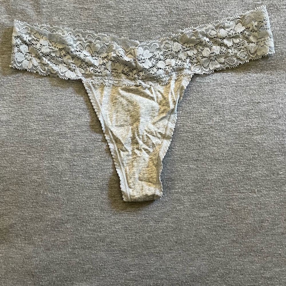 Women’s NWOT thong underwear